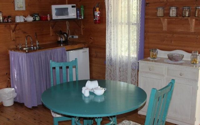 Elinike Guest Cottages