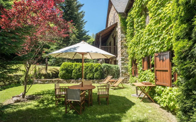 Casa Es Pletieus by Totiaran