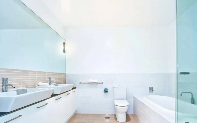 Breeze Beachfront Apartments
