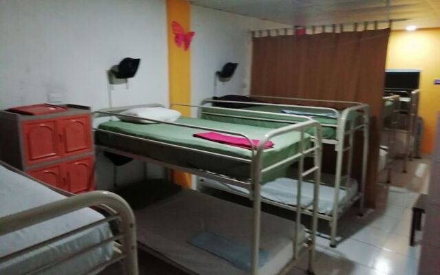 Hostal Ruinas de San Sebastian - Hostel