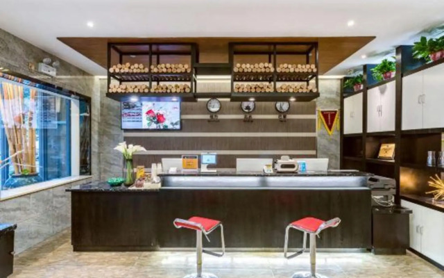 Hongguo Hotel (Zhengzhou Guomao 360)