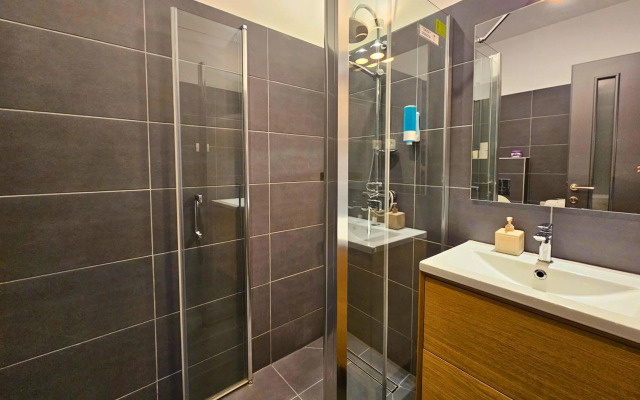 AMZEI Studios & Suites