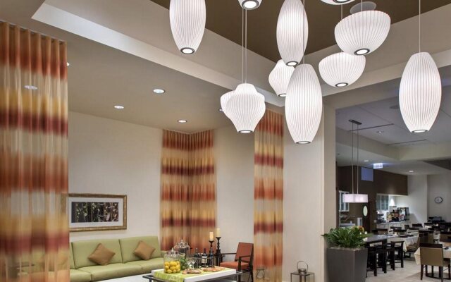 Hilton Garden Inn Chicago Downtown Riverwalk