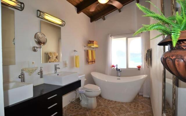 Caribbean Chic ocean front home 3 min to beach