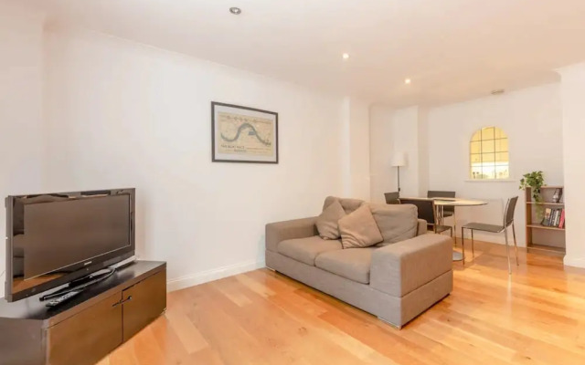 Stunning 2 Bedroom Apartment in the Heart of Westminster