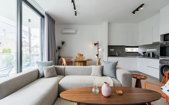 Solara - Stylish Balcony Apartments in Larnaca