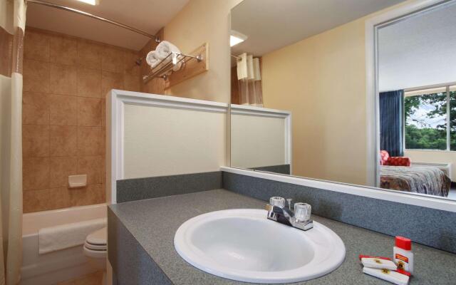 Super 8 by Wyndham Dover