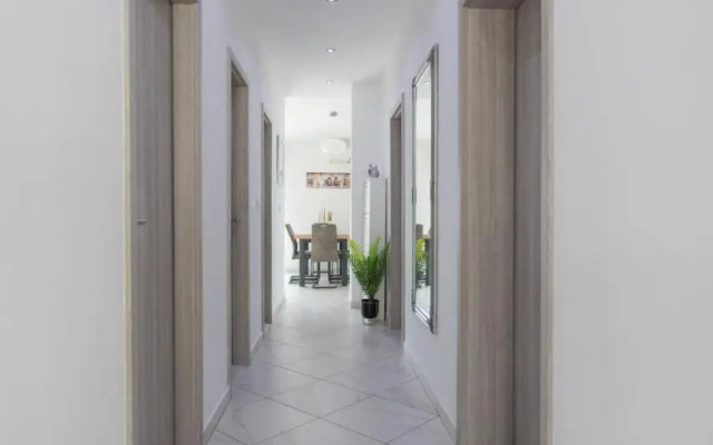 Bloom Apartment