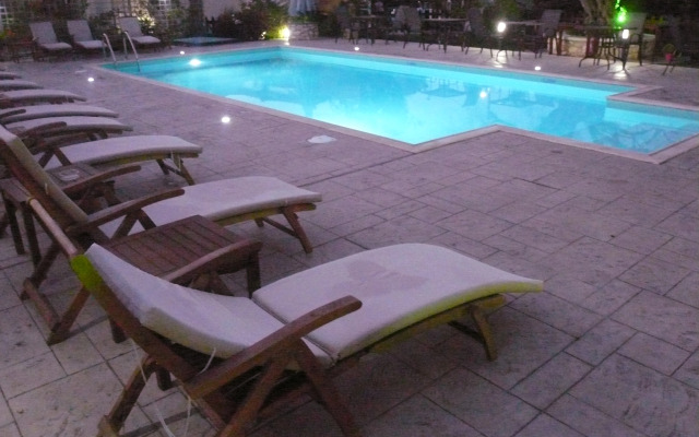 Avra Hotel