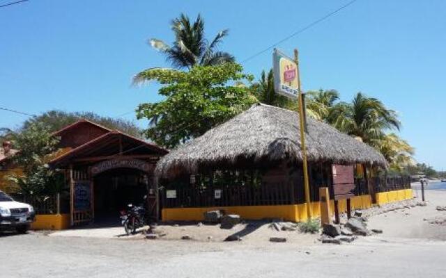 Hotel La Barca De Oro - Hostel