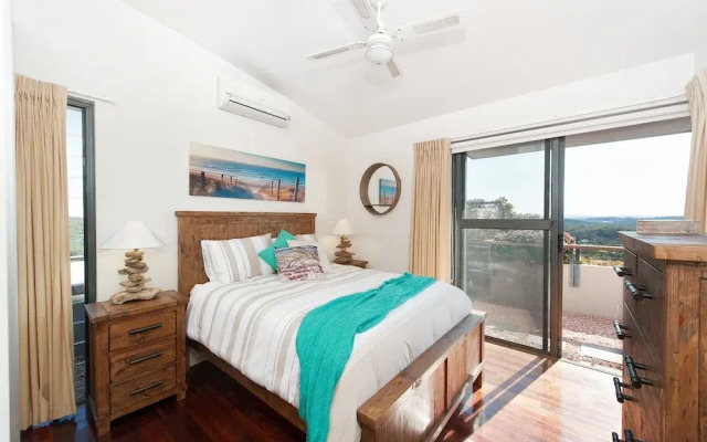 The Deckhouse, 22/26 One Mile Close