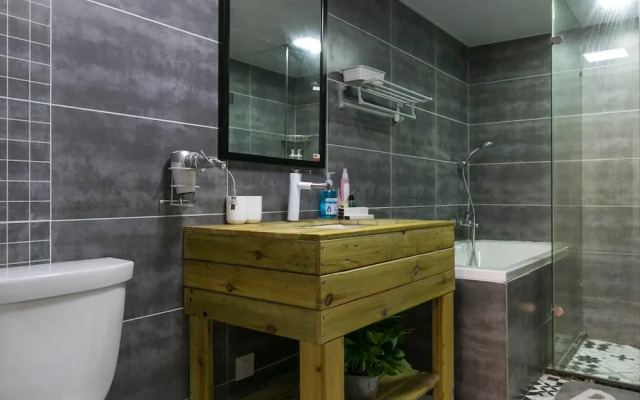 Henry's Apartment- Taikang Road