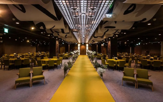 Yujin Hotel