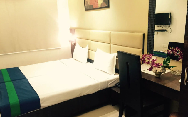 Hotel Crest Inn