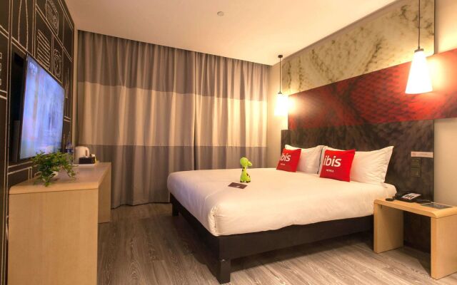 Ibis Wuhan Hubu Alley Hotel