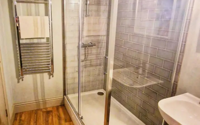 OYO The Victorian Tap B&B