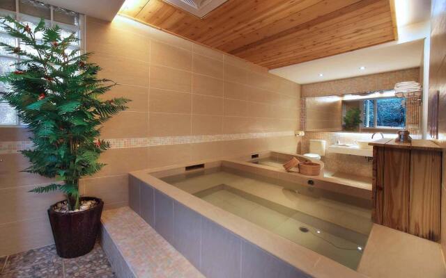 Green City Hotel