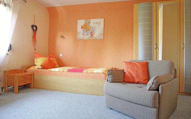 Apartment With Terrace and Pool in the Garden