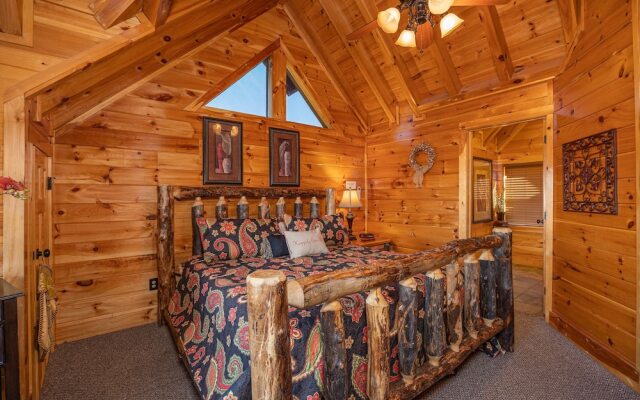 Picture Perfect- Seven Bedroom Cabin