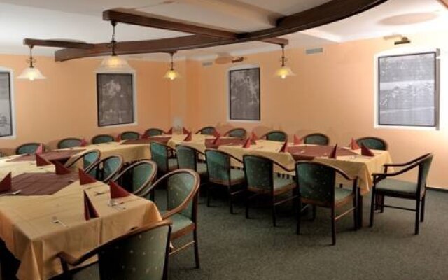 Penzion A Restaurace Šenk