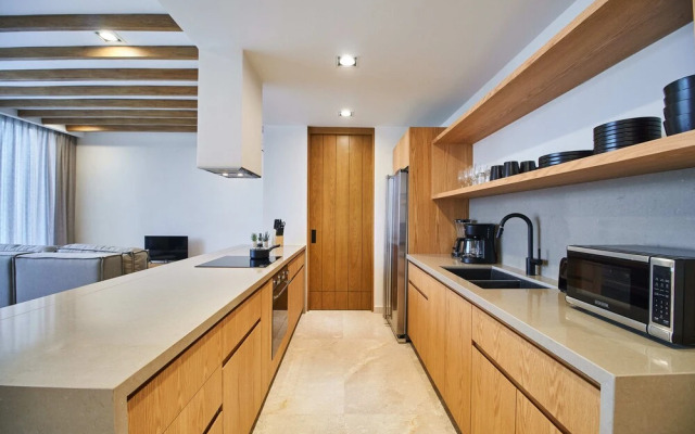 Pure Condos 302 By Lockey