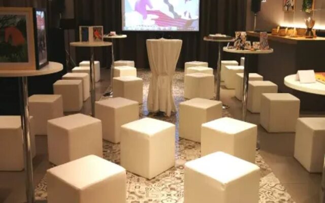 Home Inn Shanghai XuJiaHui