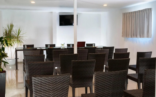 Container Inn Hotel Aeropuerto