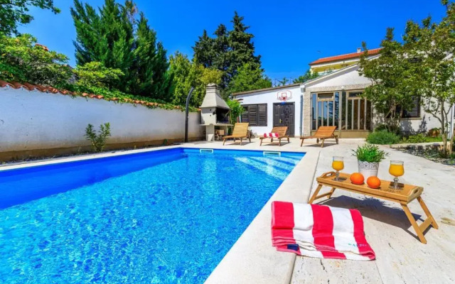 Exclusive Pool Escape Near Sea