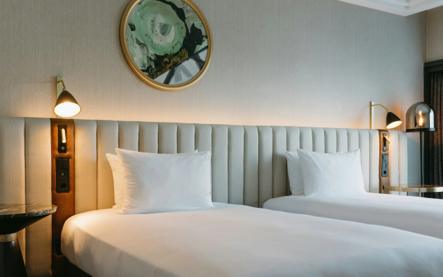 Hilton Frankfurt City Centre - Image 7