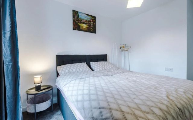 Stunning 3-bed House in Salford