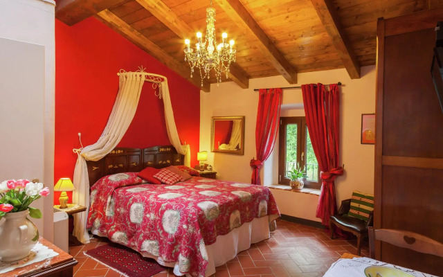 Exquisite Holiday Home in Pistoia With Swimming Pool