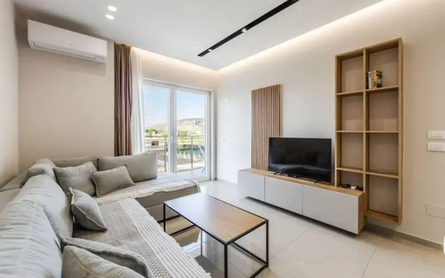 Olivia s Apartment 24