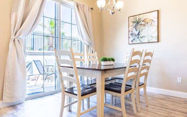 Poolside 3 Bedroom Apts by RedAwning