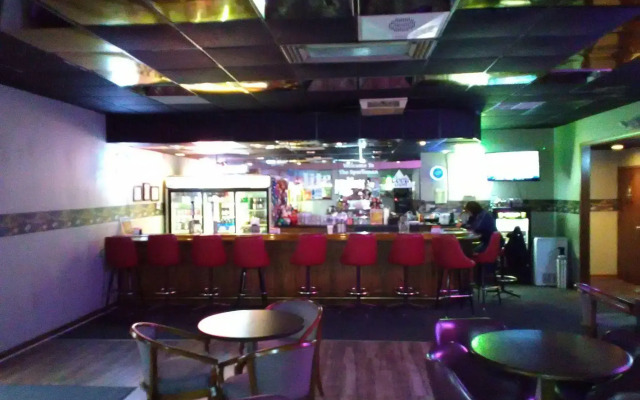 Paris Inn and Suites