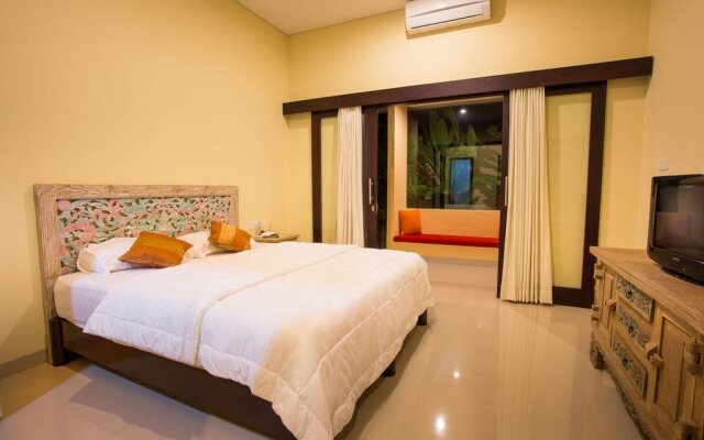 Candra Guest House