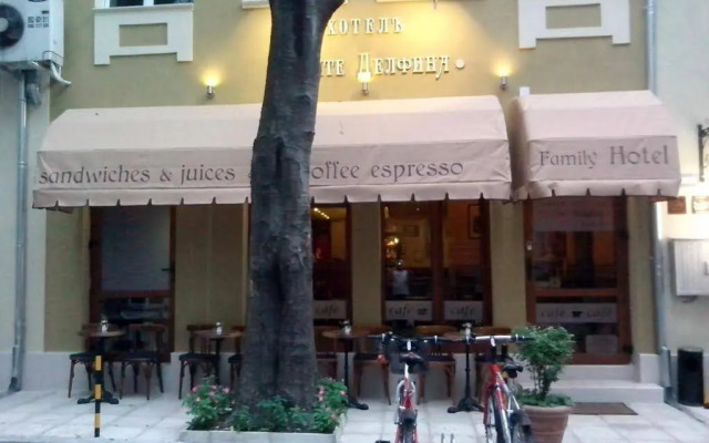 Three Dolphins Family Hotel