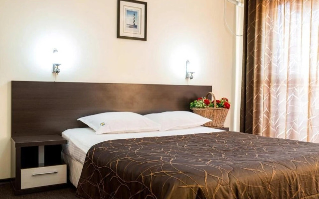 HOTEL Yanis