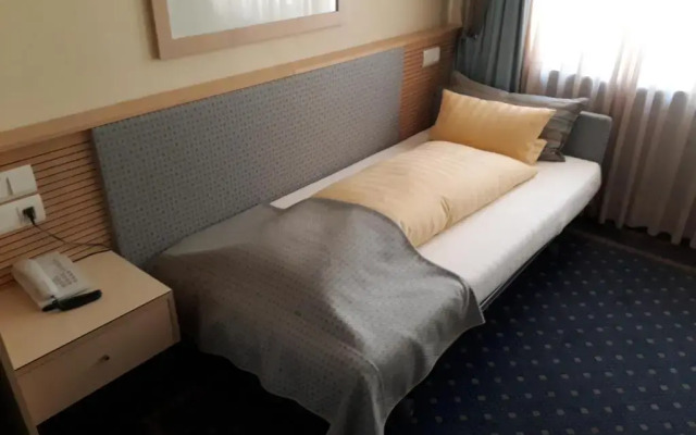 City Hotel