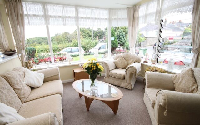 Coombe Court Hotel