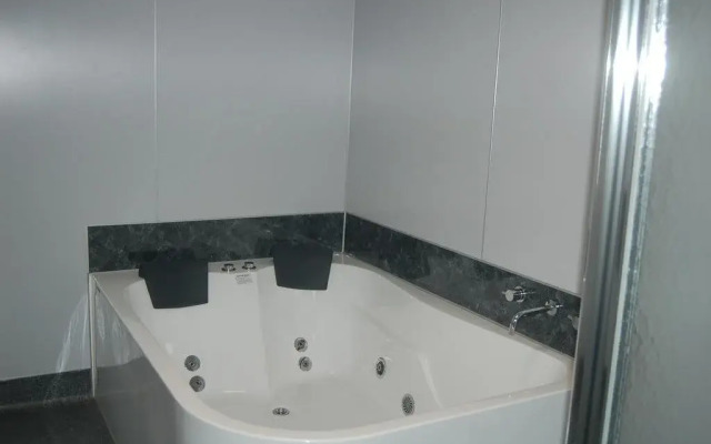 Horsham Mid City Court Motel