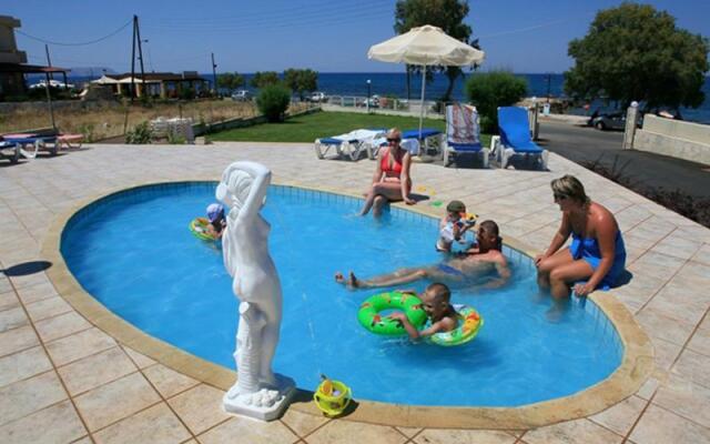 Cretan Filoxenia Beach Hotel