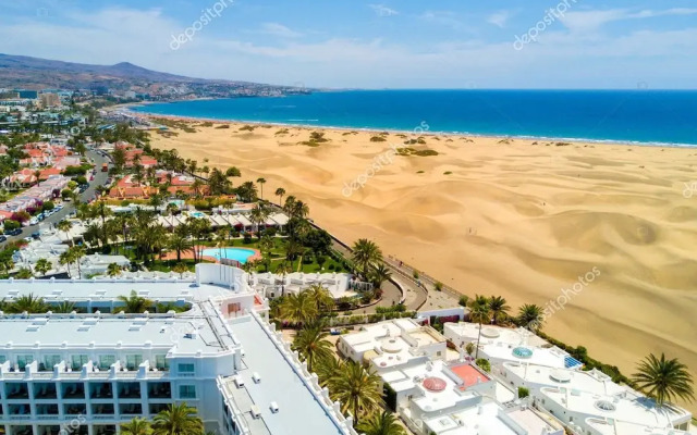 TC Las Olas 220