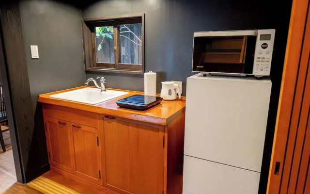 Resi Stay Palace Gate