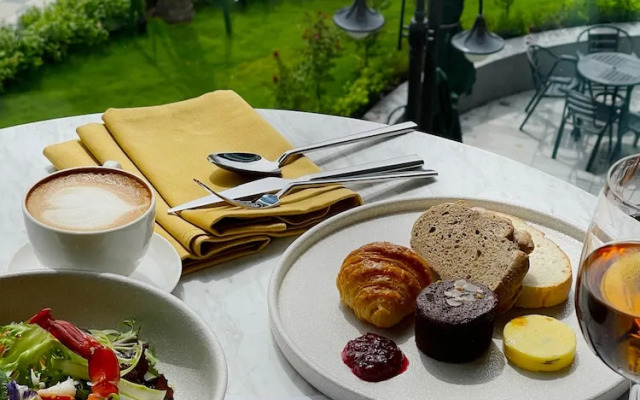Charmant Suites a Boutique Hotel Can Tho