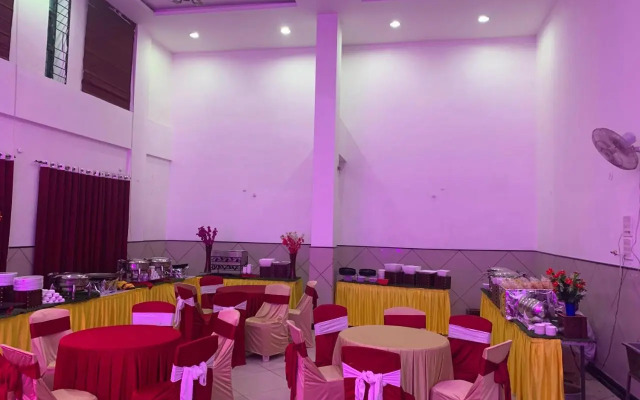 Hotel Mansarovar Luxury Business Hotel