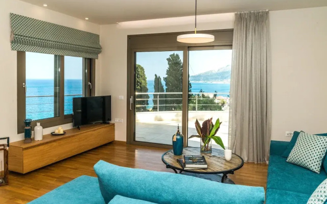 Anassa's Residence