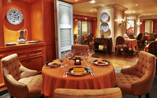 Kempinski Nile Hotel Garden City Cairo