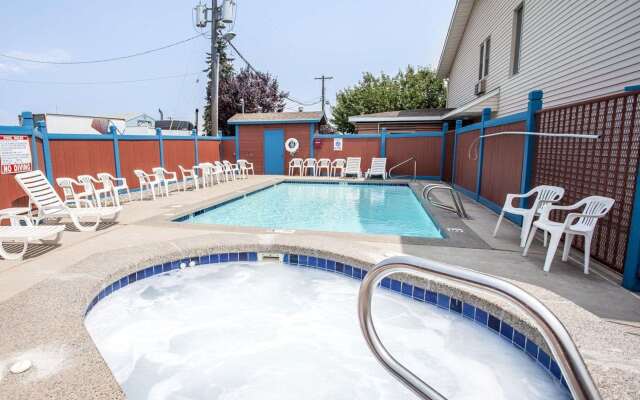 Rodeway Inn and Suites Spokane