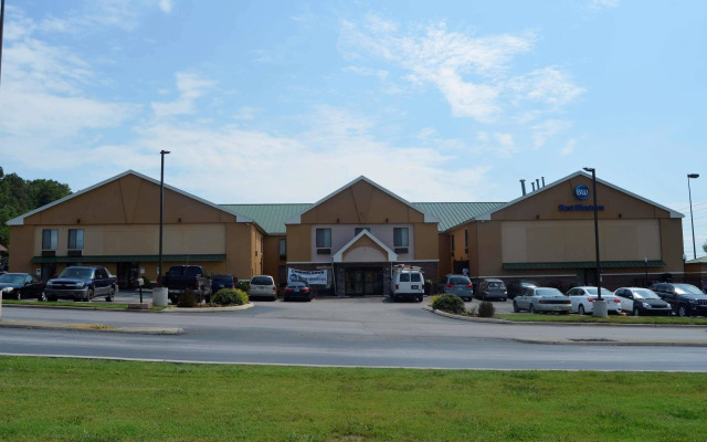 Отель Spark by Hilton Kimball