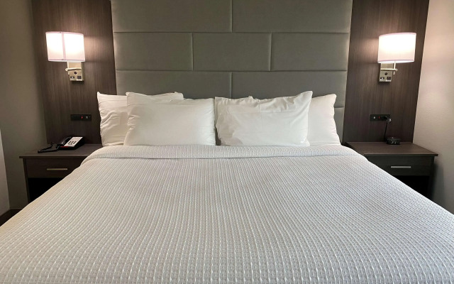 Best Western Plus Executive Residency Antioch Inn